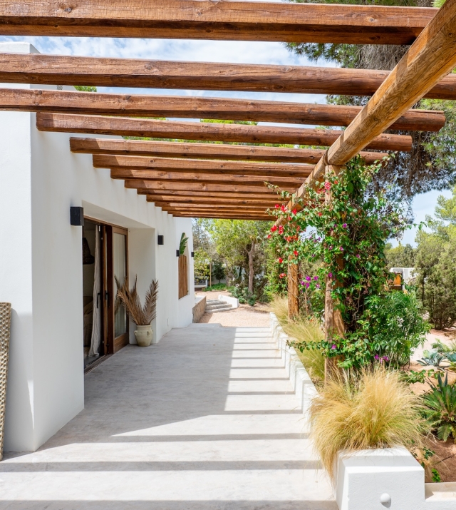 Resa Estates port des Torrent sale koop finca Ibiza house villa side.jpg